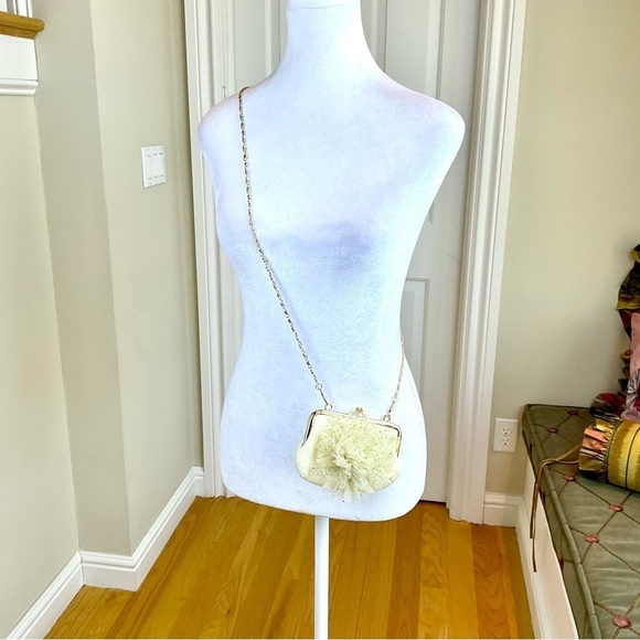 Claire’s Bag Purse Crossbody Clutch Cream with Mesh Appliqué Party Small (NWT) - Picture 2 of 7